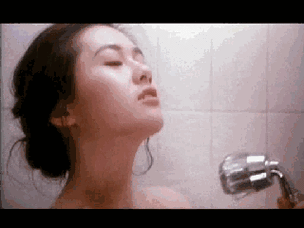 骚年卫生间激情：探索欲望与禁忌的交织