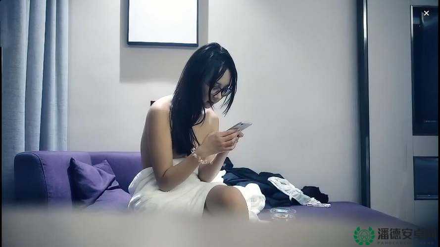 美女内射视频 www 网站午夜：深夜探秘激情之域