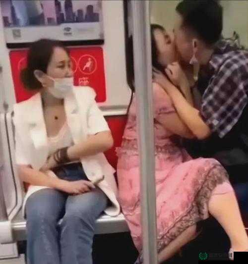 我半夜摸亲丰满妺妺胸部这一荒唐行为令人震惊