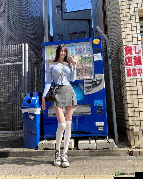 免费极品 A∨ 一视觉盛宴 182：百位极品尤物演绎激情无限