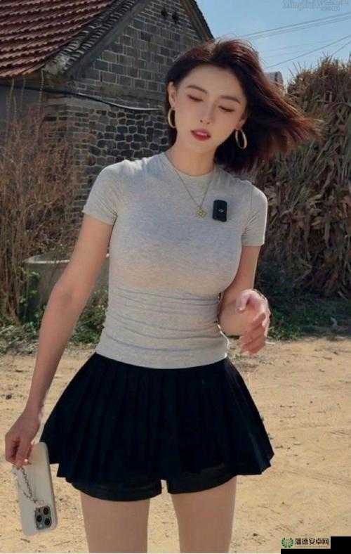 抖音聂小雨：完美身材比例，尽显女性魅力
