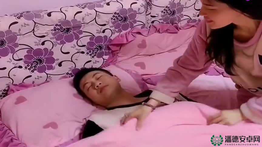 打扑克的全程视频不盖被子睡觉：探索未知的刺激体验