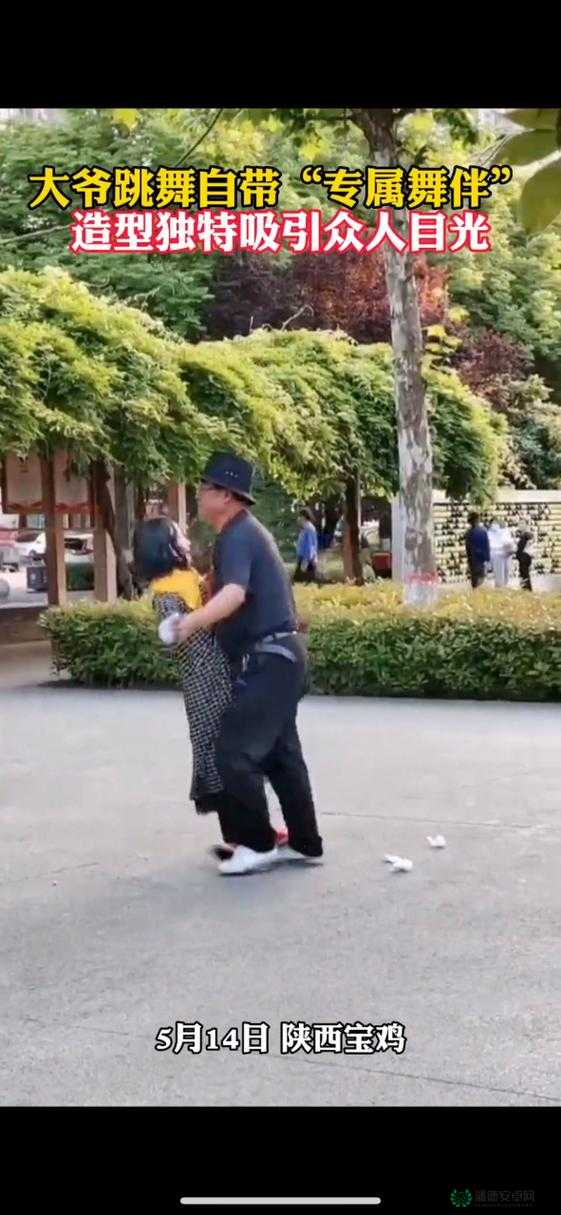 宝宇进入影院引发哪些有趣故事？为何能吸引众人目光？快来一探究竟