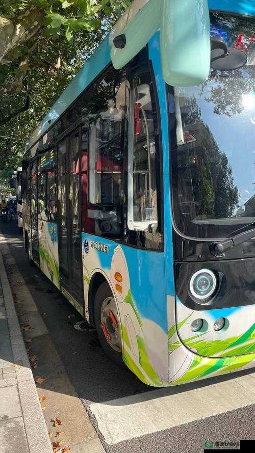 都市激情公交车系列：揭秘城市生活中的不为人知的瞬间与情感交织  都市激情公交车系列：探索城市快节奏下的人性百态与温情故事  都市激情公交车系列：带你走进平凡车厢中的非凡人生与情感碰撞  都市激情公交车系列：城市穿梭中那些令人心动的瞬间与真实故事  都市激情公交车系列：揭秘公交车上的人情冷暖与都市生活的独特魅力